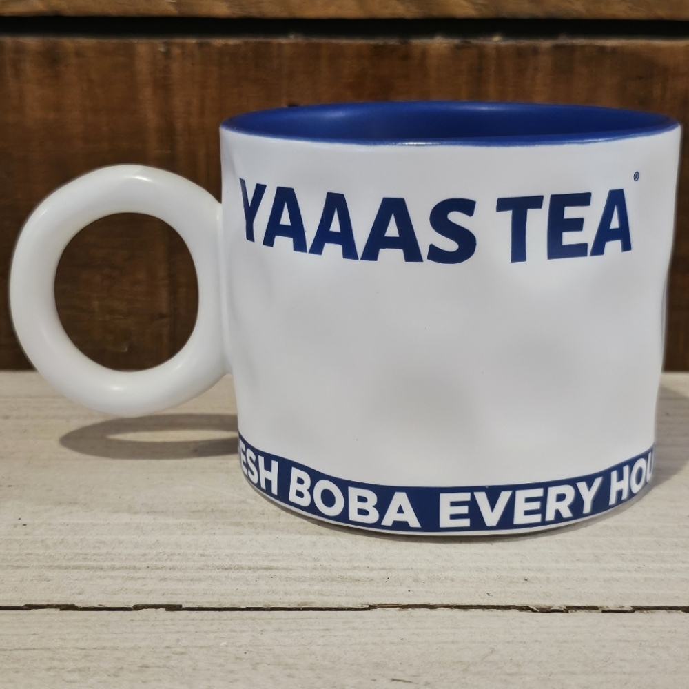 🐕 NWOT "YAAAS TEA" ceramic mug white & blue Long Island New York Tea Shop